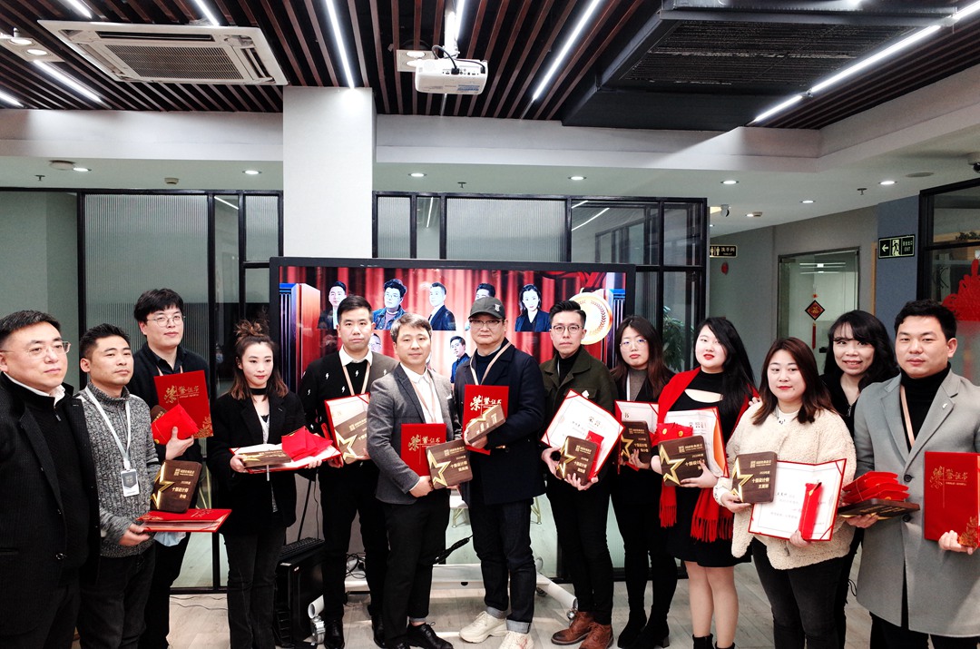 c2d71a0c86de42f7f109305524088167.JPG 13十强设计师.JPG
